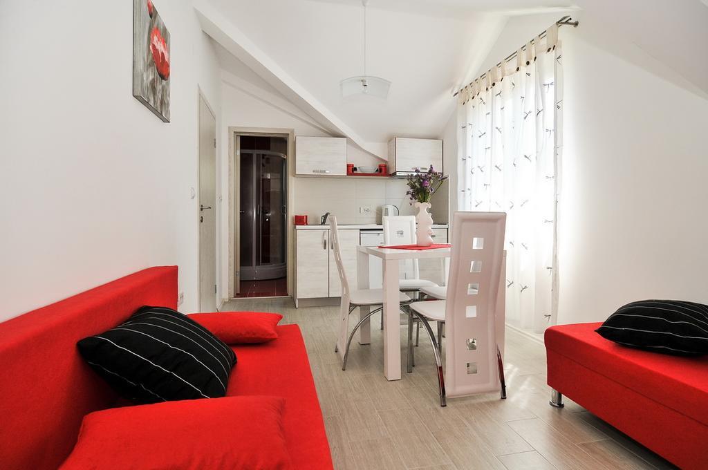 Apartmani P&M Tivat Exteriör bild