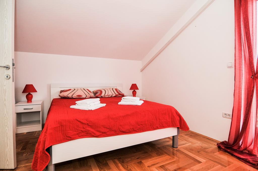 Apartmani P&M Tivat Exteriör bild