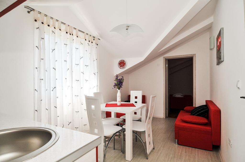 Apartmani P&M Tivat Exteriör bild