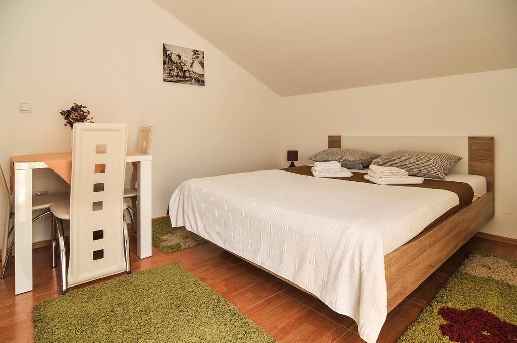 Apartmani P&M Tivat Exteriör bild