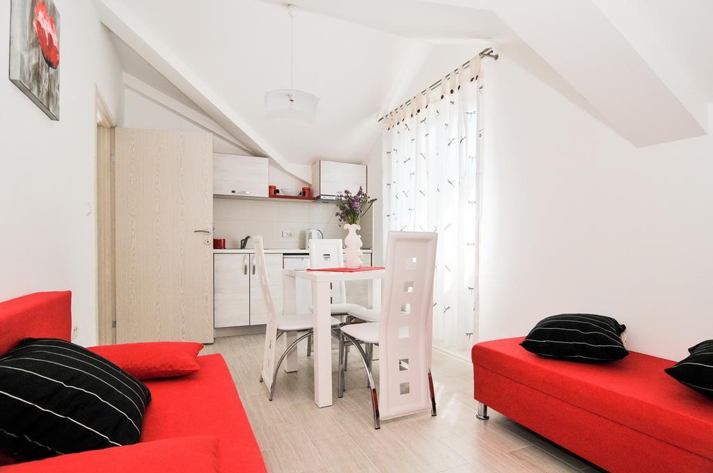 Apartmani P&M Tivat Exteriör bild