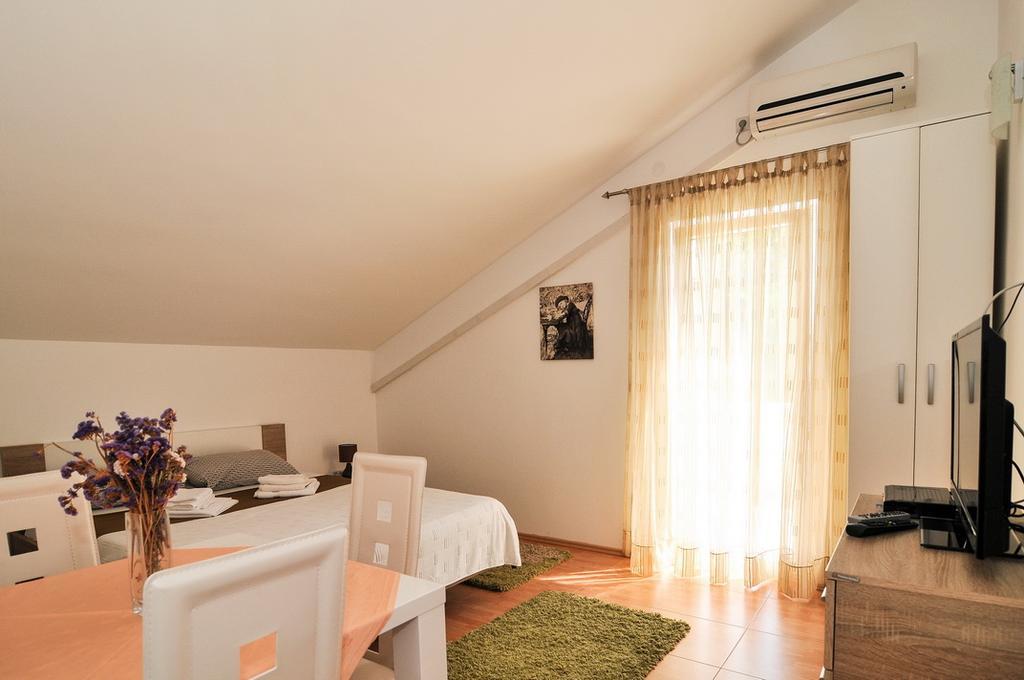 Apartmani P&M Tivat Exteriör bild